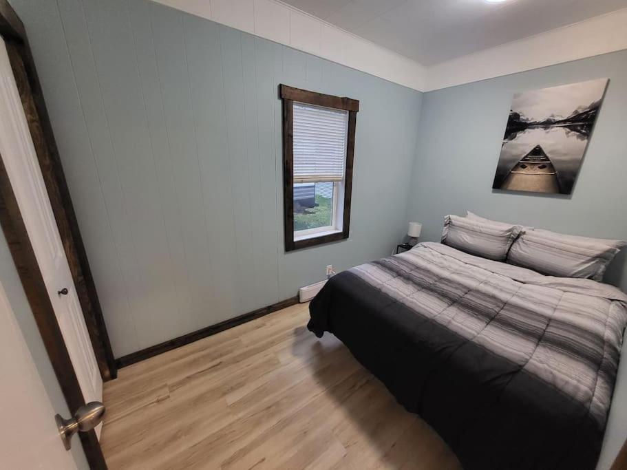 Cozy 2 Bedroom Vacation Home! - Housity