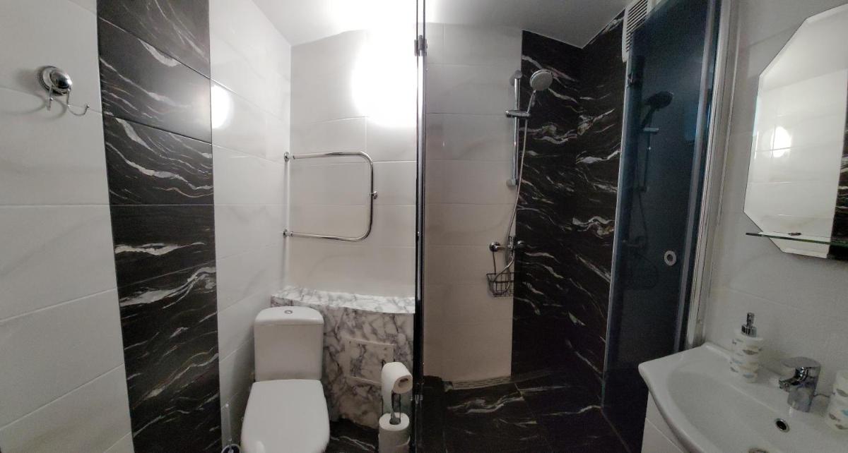 Apartments near the center and airport - Housity