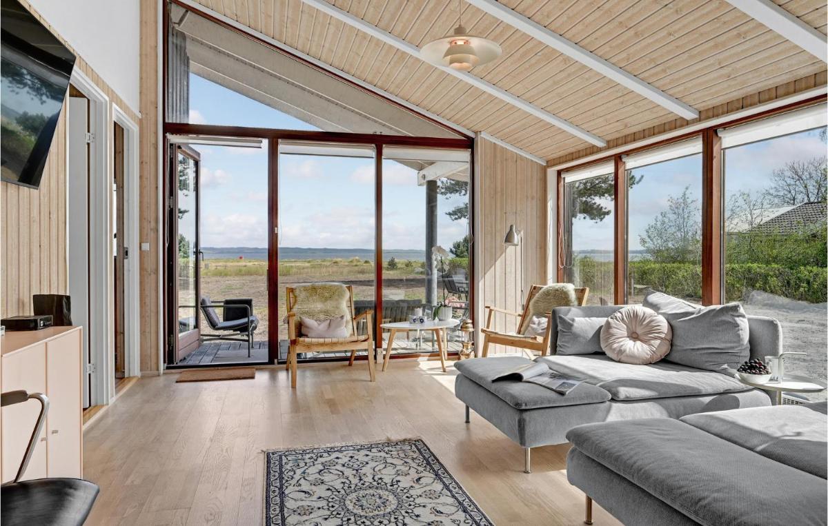 Gorgeous Home In Egå With Wifi - Housity