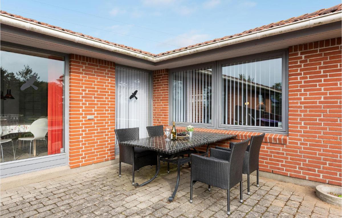 Gorgeous Home In Løgumkloster With Wifi - Housity