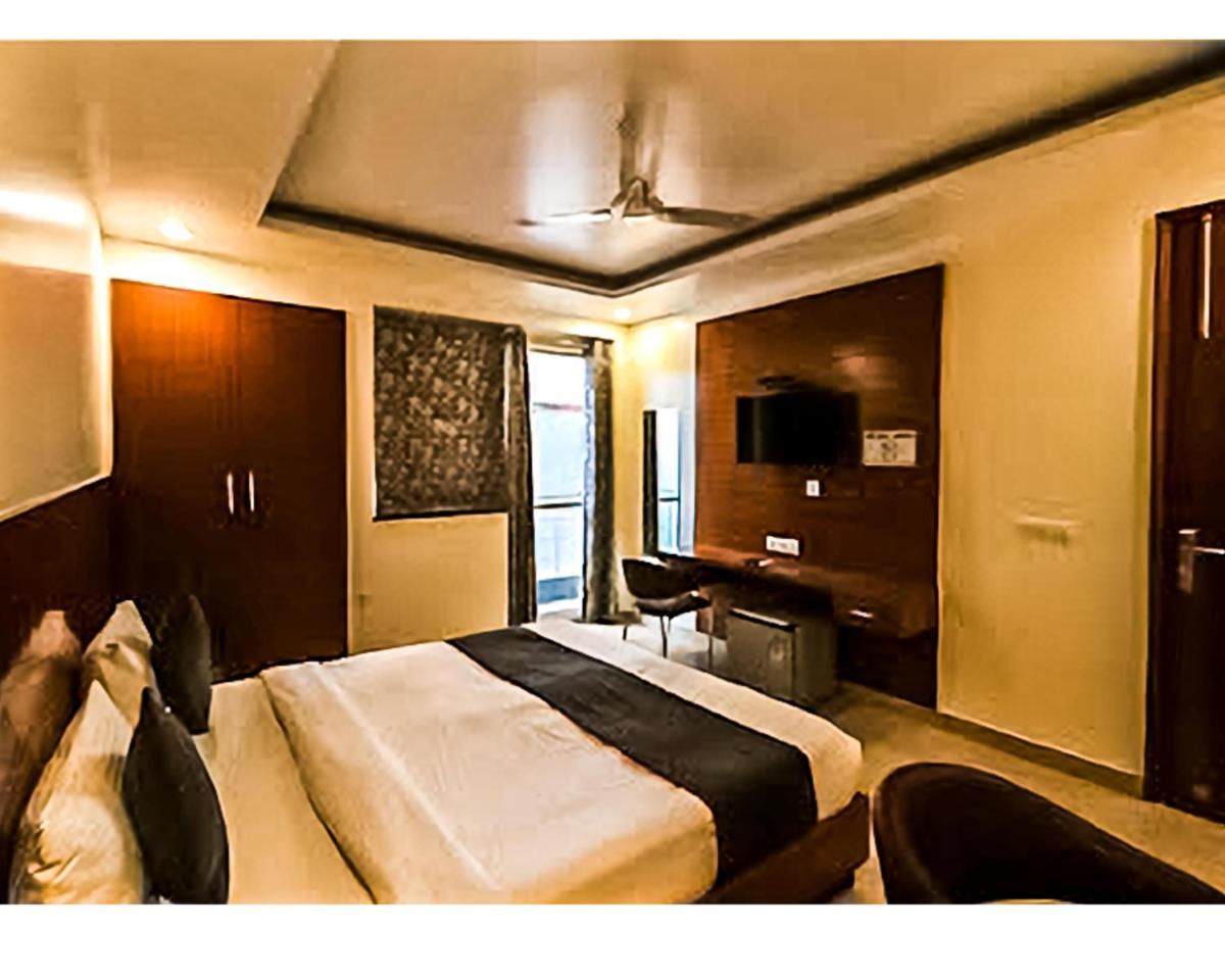 Hotel Galaxy Inn By WB Inn - Housity