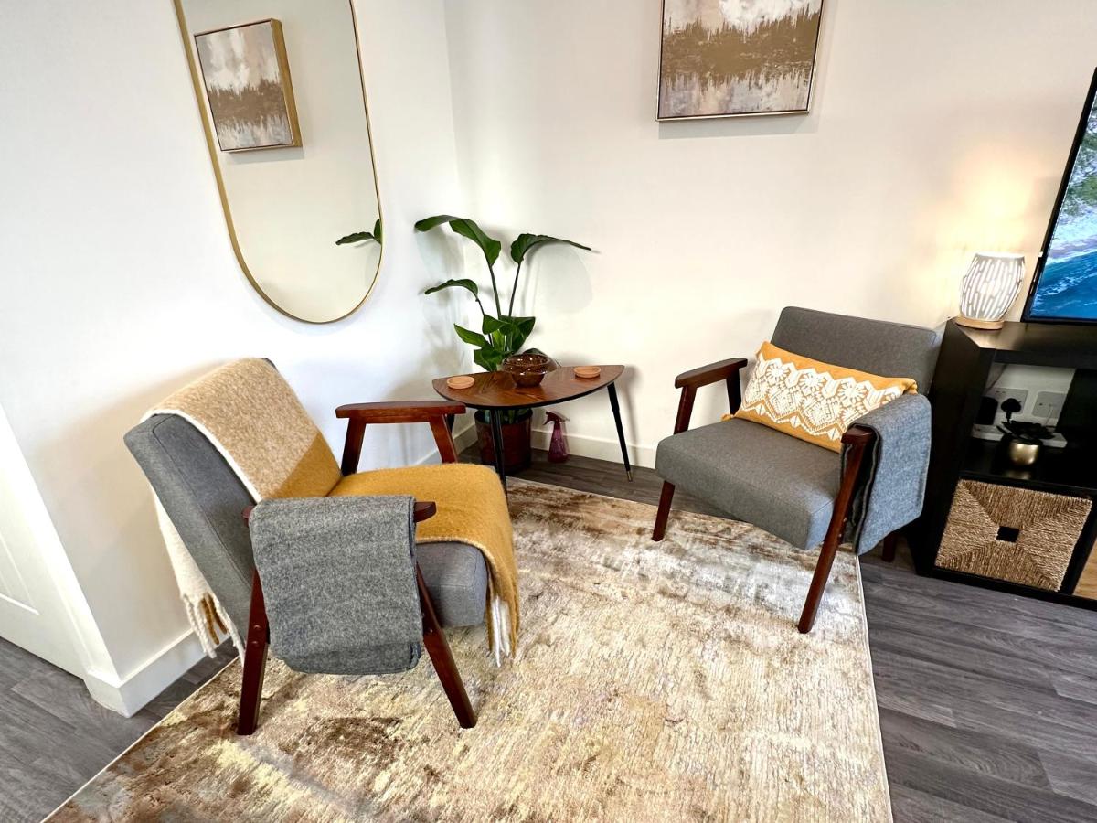A Cozy Hideaway with Balcony - Close to Beach - Housity