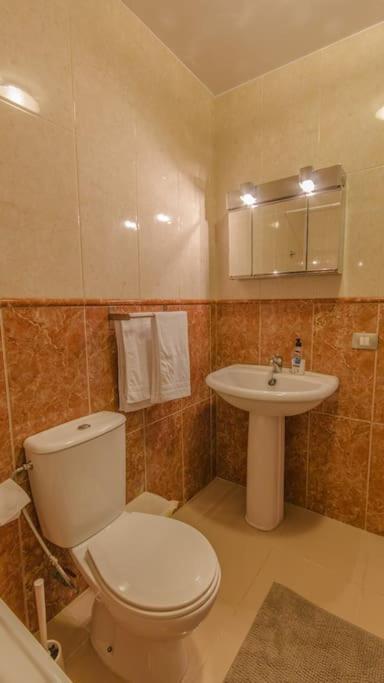 Estrella del Silencio - Housity