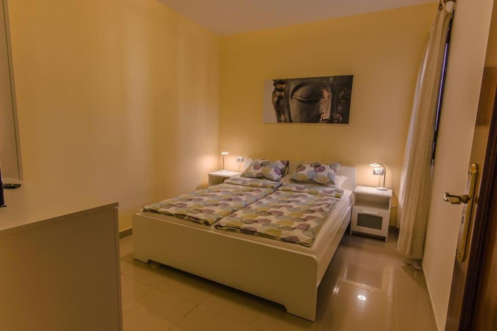 Estrella del Silencio - Housity