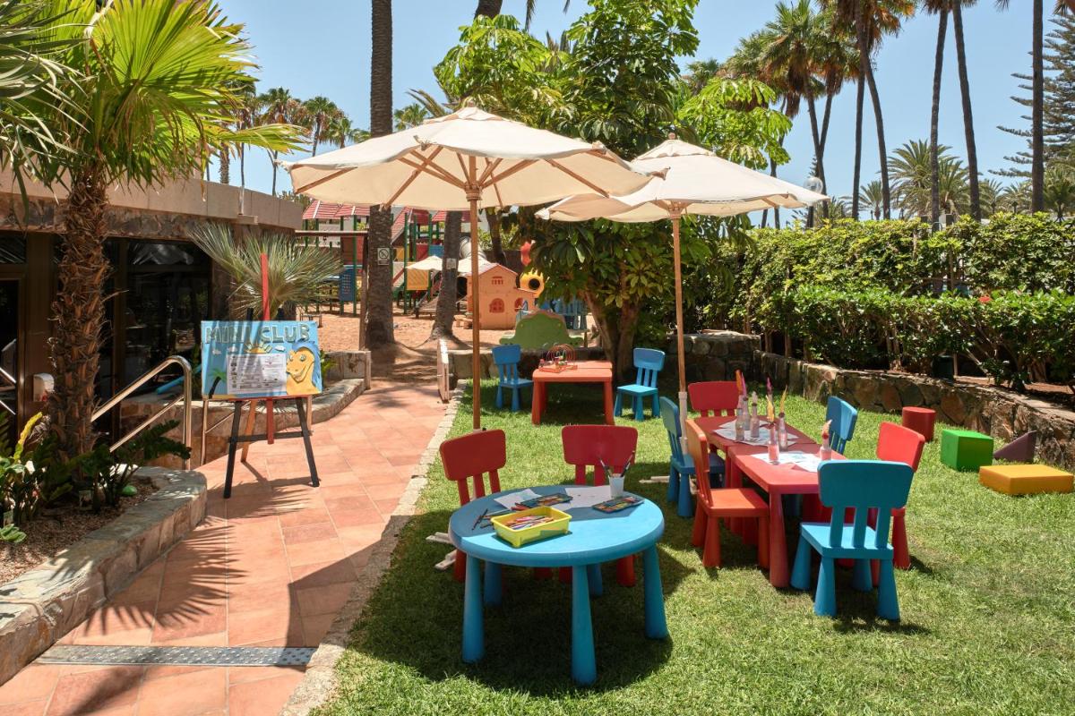 Jardín al aire libre en Seaside Palm Beach