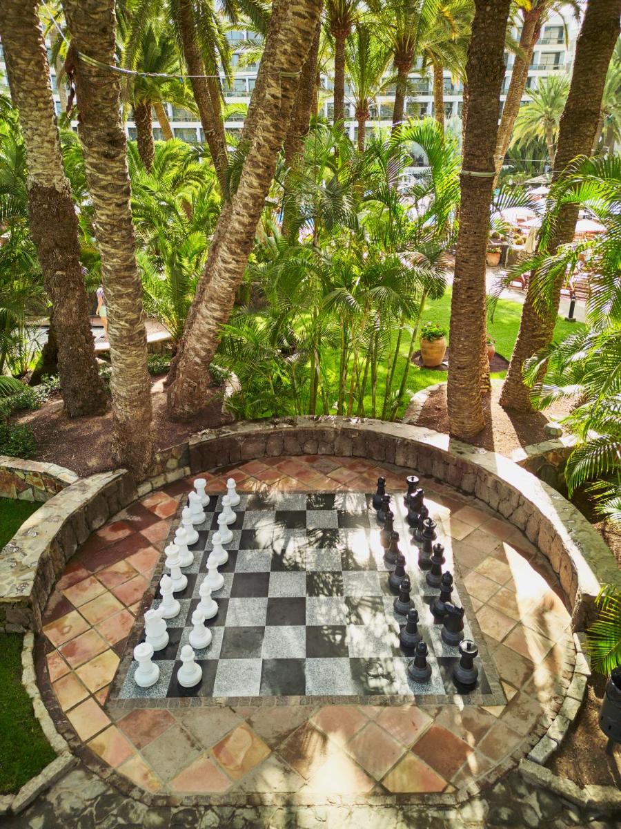 Jardín al aire libre en Seaside Palm Beach