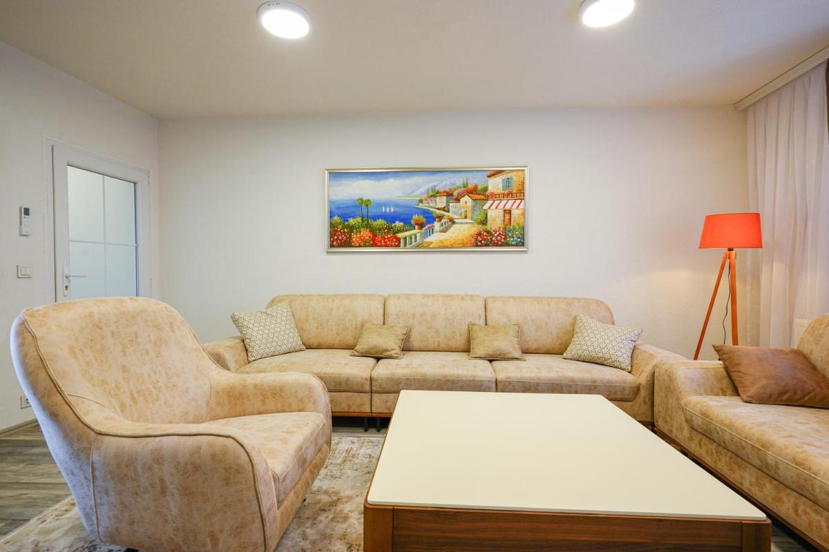 Old House Apartment - Housity