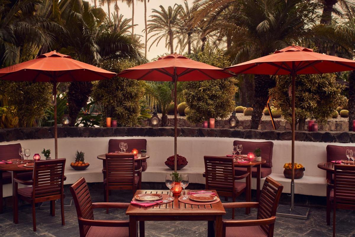 Jardín al aire libre en Seaside Palm Beach