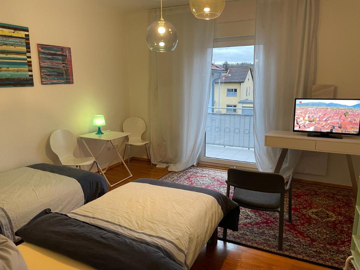 Altstadt Nähe 7 Min Fußweg über Alte Maibrücke zu Pension mit Balkon & Garten, ideal for long stay, relocation - Housity