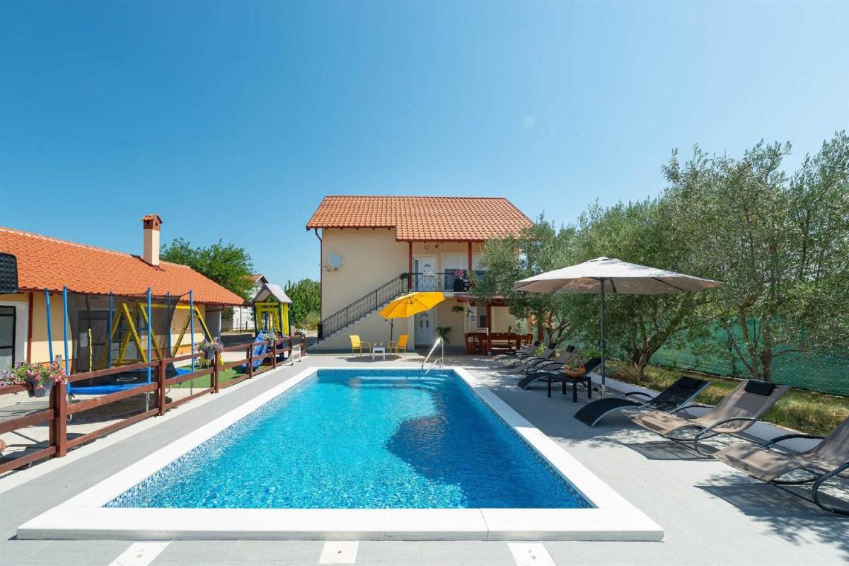 Holiday house Vesna with pool - Housity
