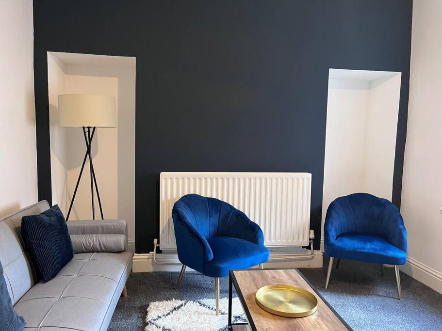 4 bedroom, roomy house close to newcastle - Housity
