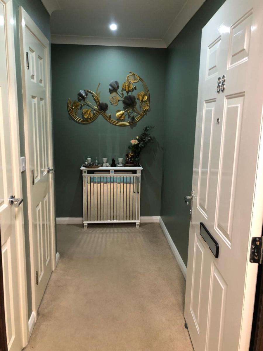Beautiful 1-Bed Apartment in Redhill - Housity