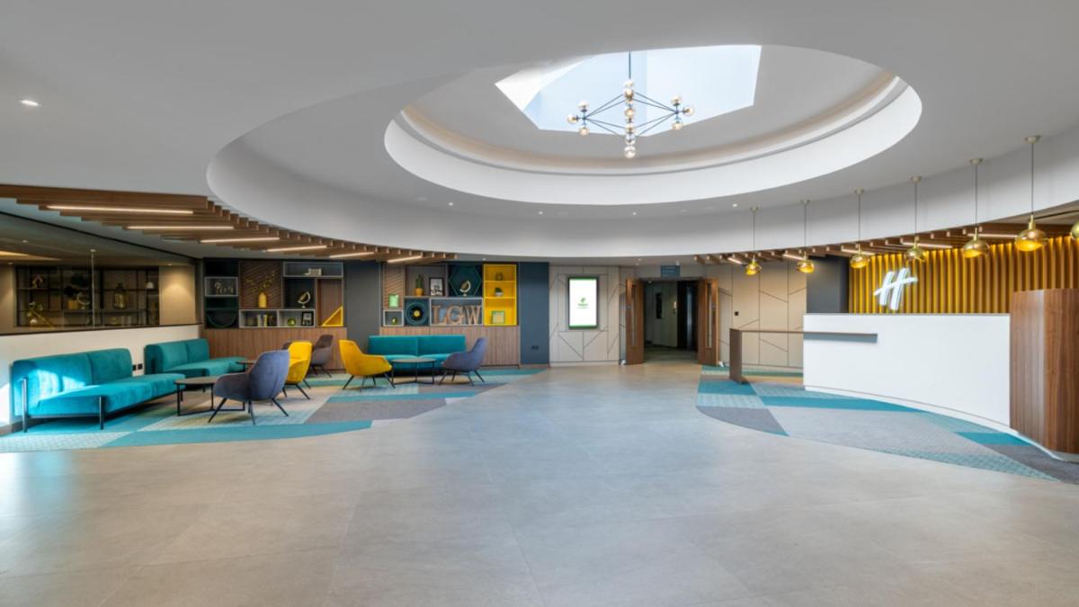 Holiday Inn London Gatwick - Worth, an IHG Hotel - Housity