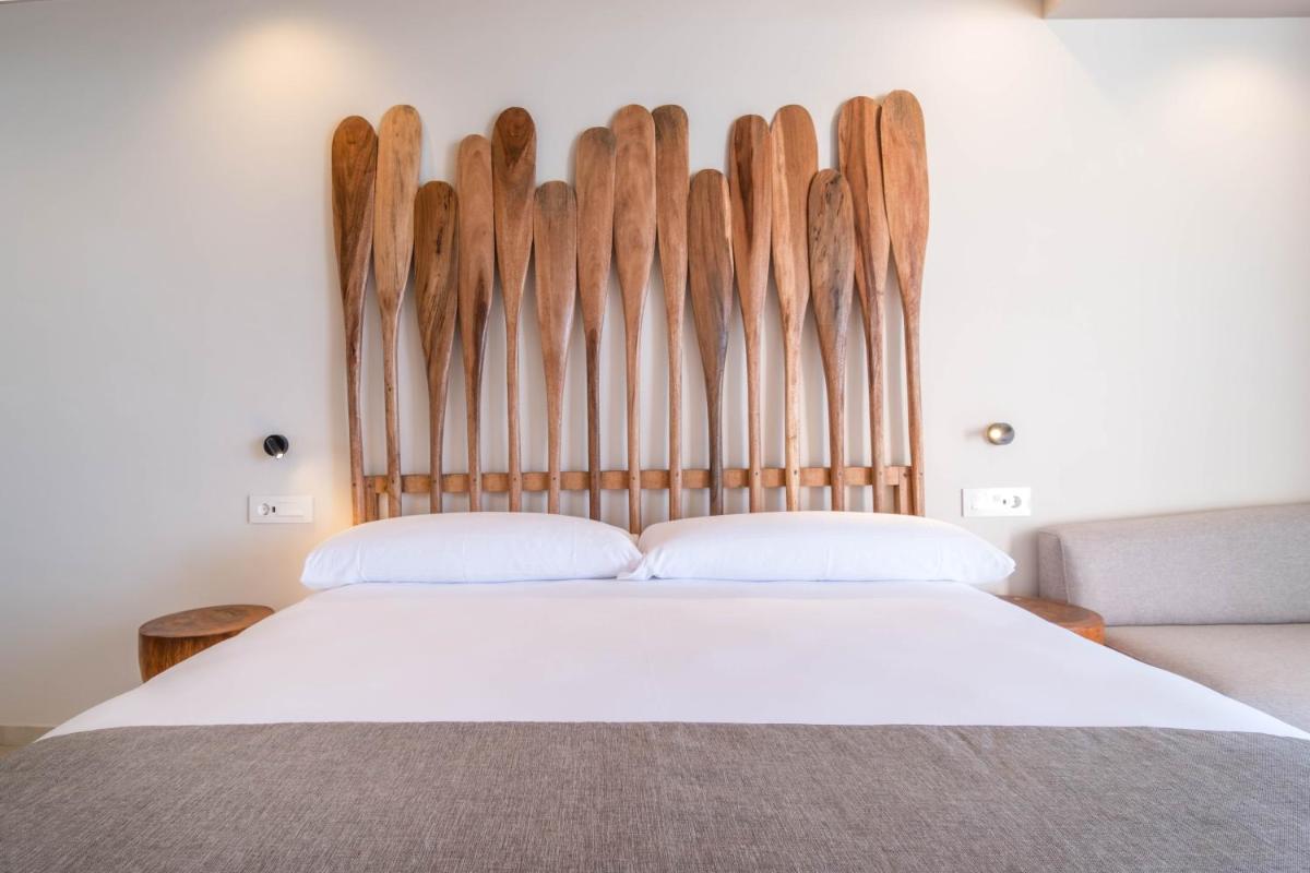 Cama o camas de una habitación en Cádiz Bahía by QHotels