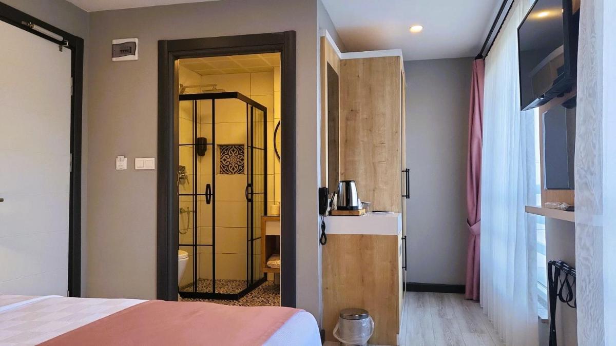 L'opera Deluxe Hotel - Housity