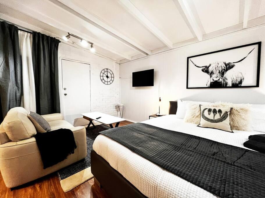 Studio C by Breckler Park - Hizvo