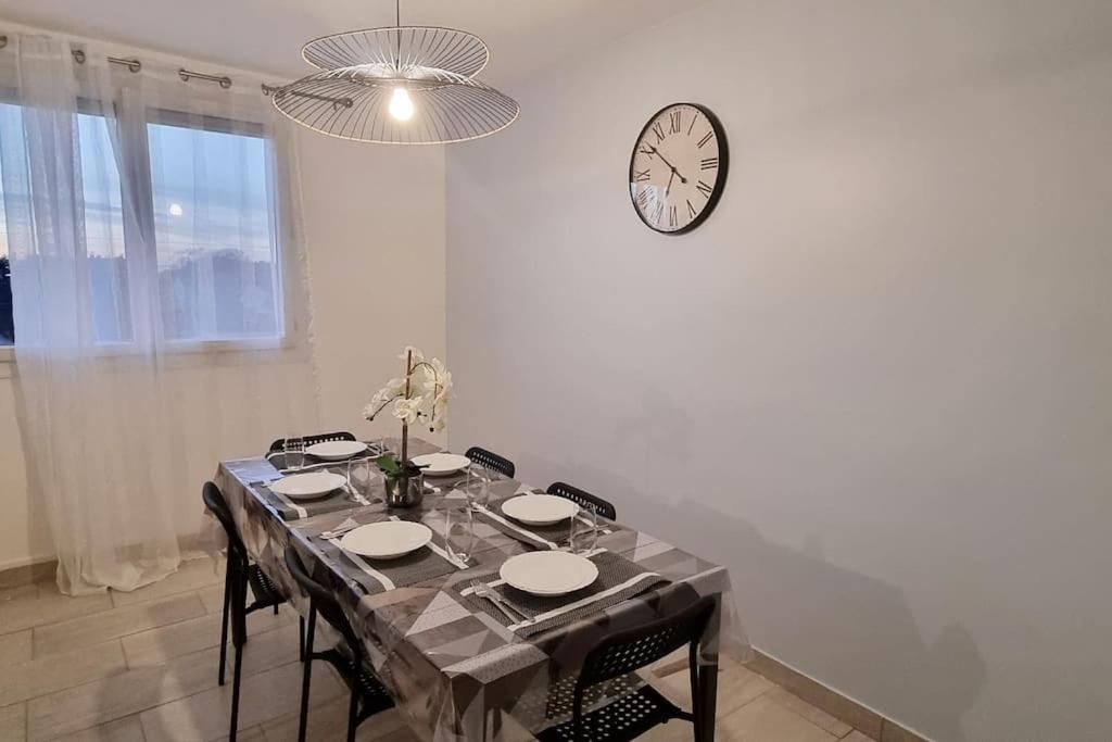 Stella House - appartement 6pers proche 24h du Mans - Housity