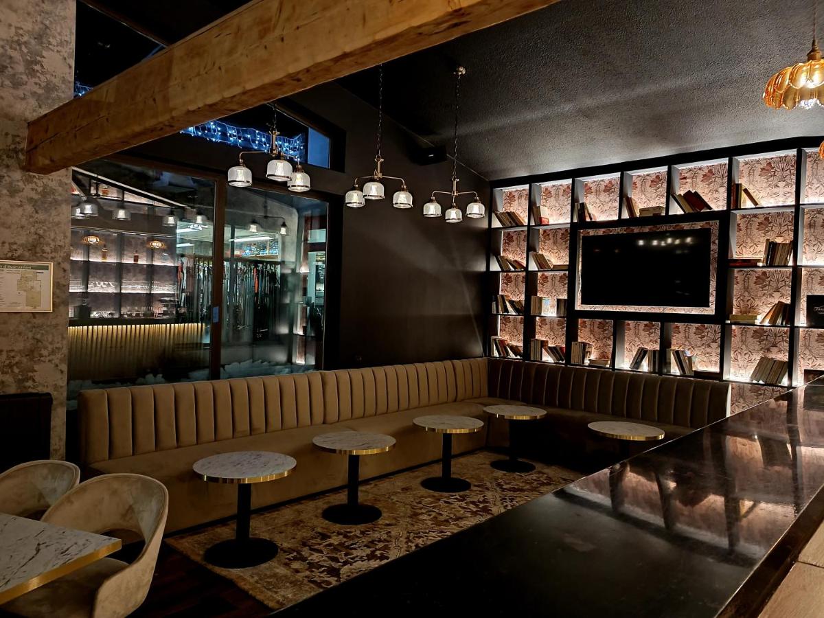 Coin salon dans l'établissement Hotel Turan & Spa