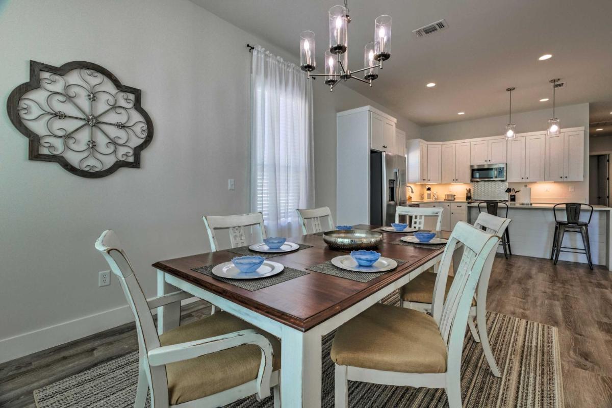 Spacious Gulfport Home - Walk to Beach! - Housity