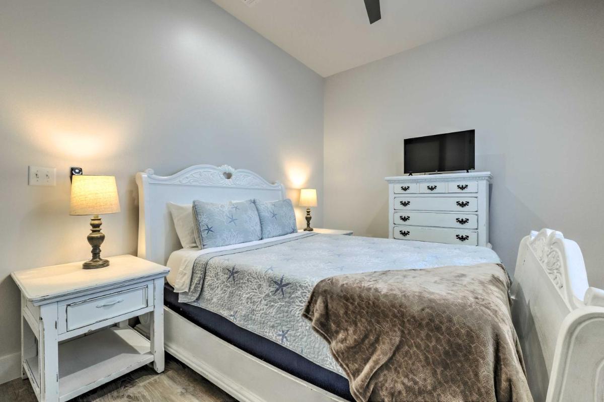 Spacious Gulfport Home - Walk to Beach! - Housity