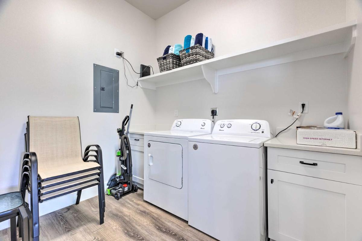 Spacious Gulfport Home - Walk to Beach! - Housity