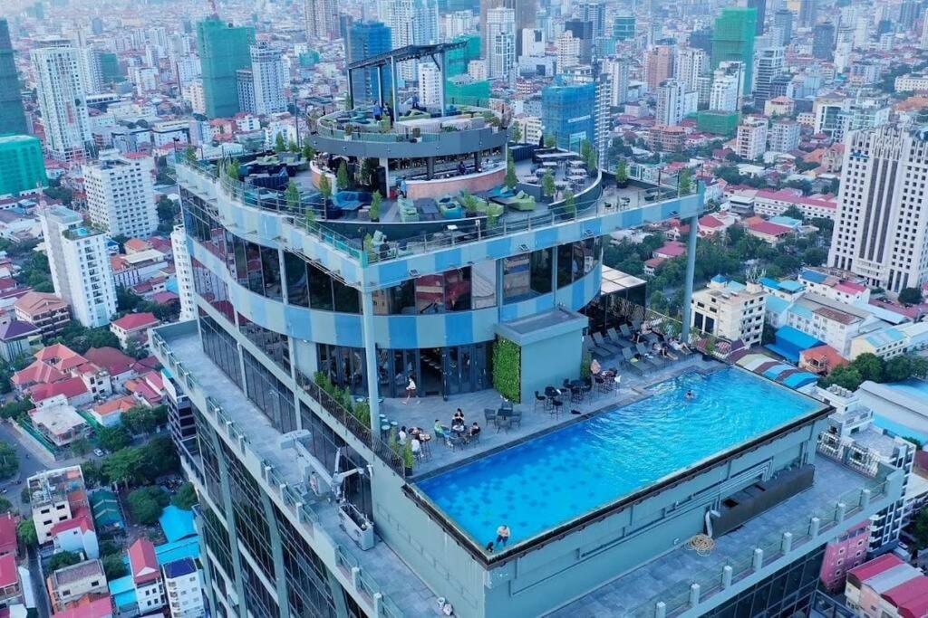 Paradise Condo - Housity