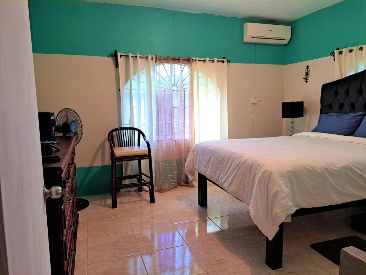 Pleasant Get-Away - Housity
