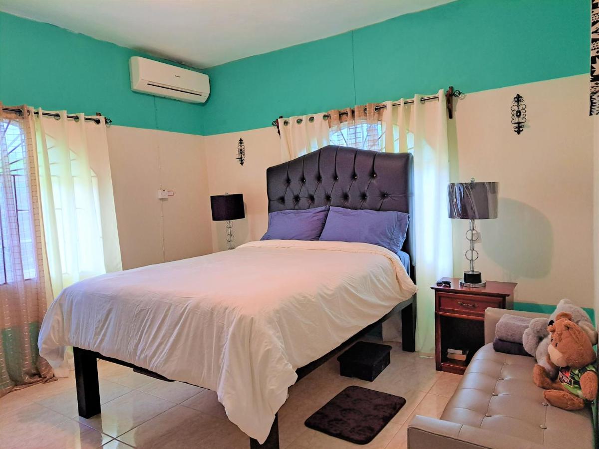 Pleasant Get-Away - Housity