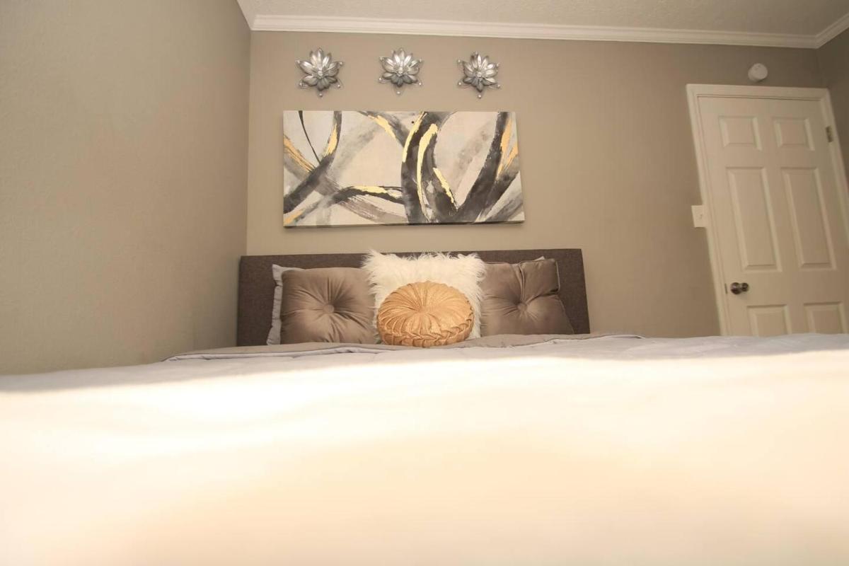 Home Sweet Home Bungalow - Housity