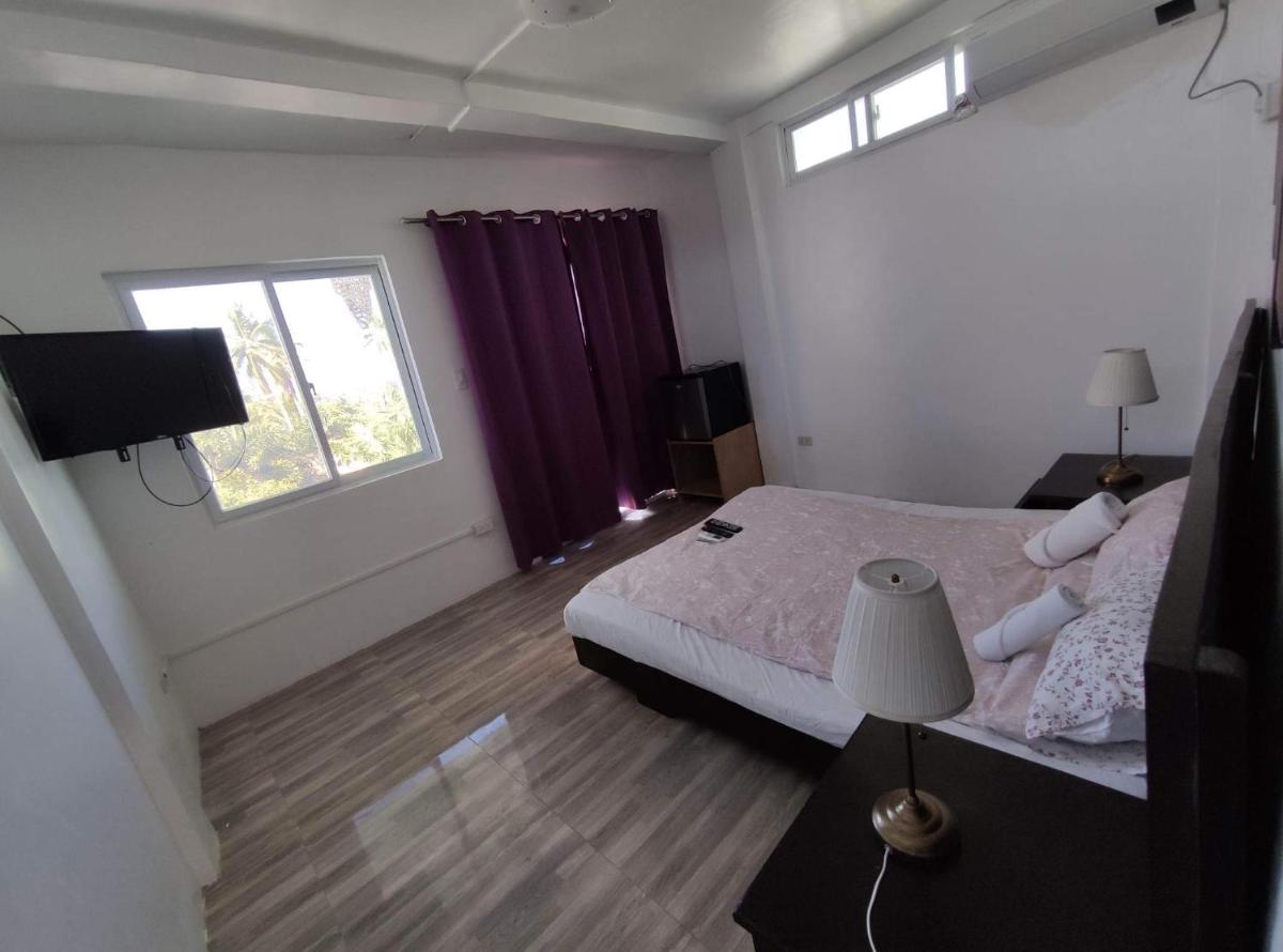 Suitetrails - Couple room in Holidays Beach Resort