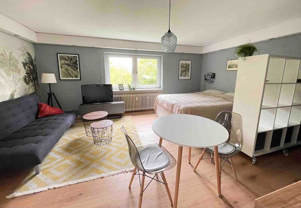 Mitten in Nastätten und doch im Grünen: schönes und modernes Apartment - Housity