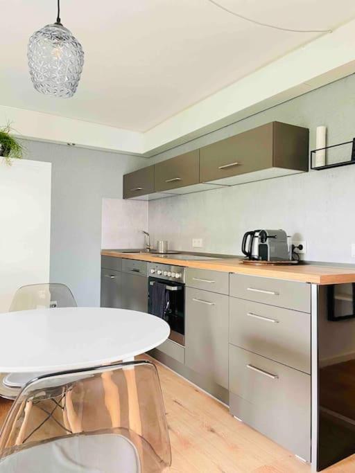 Mitten in Nastätten und doch im Grünen: schönes und modernes Apartment - Housity