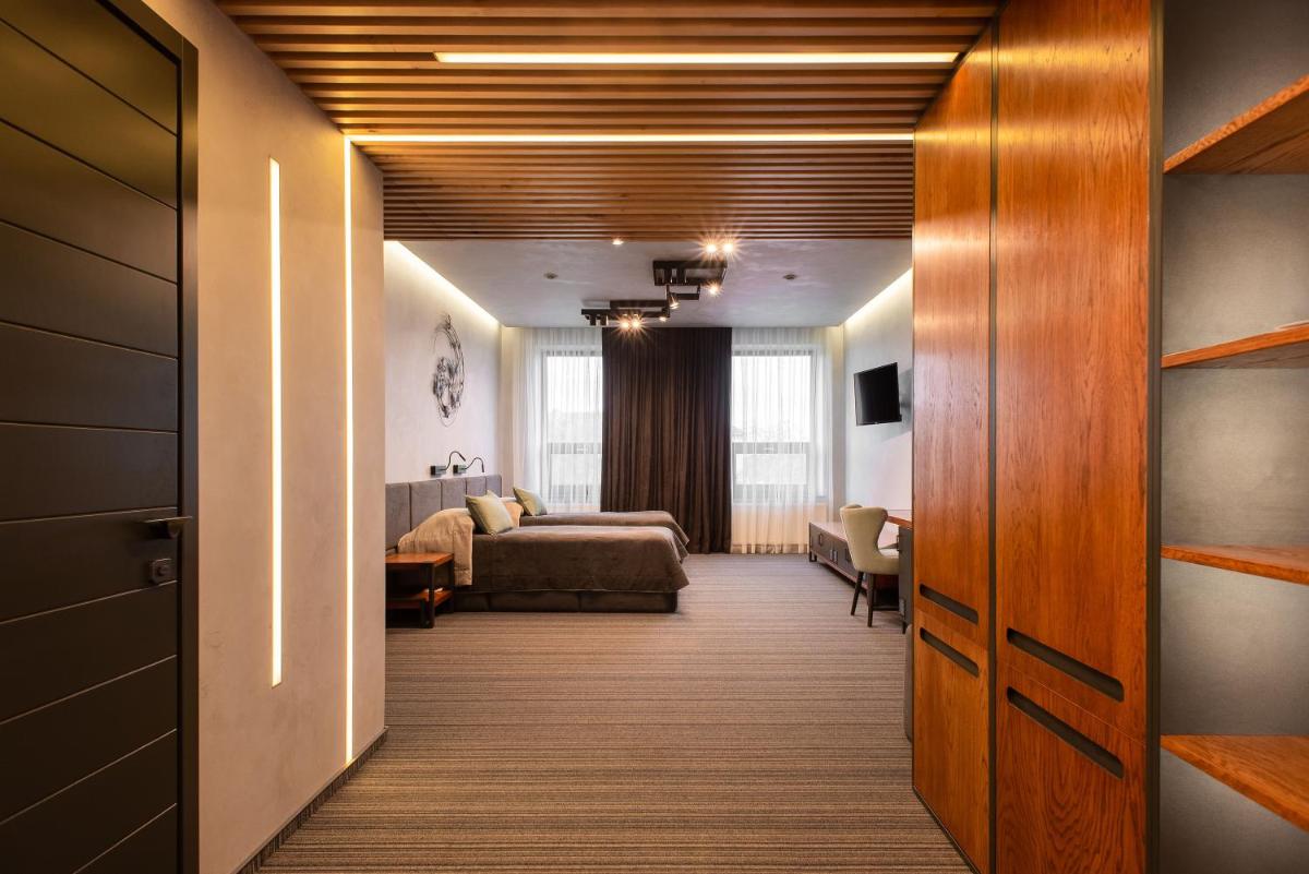 MOJO HALL Hotel - Housity