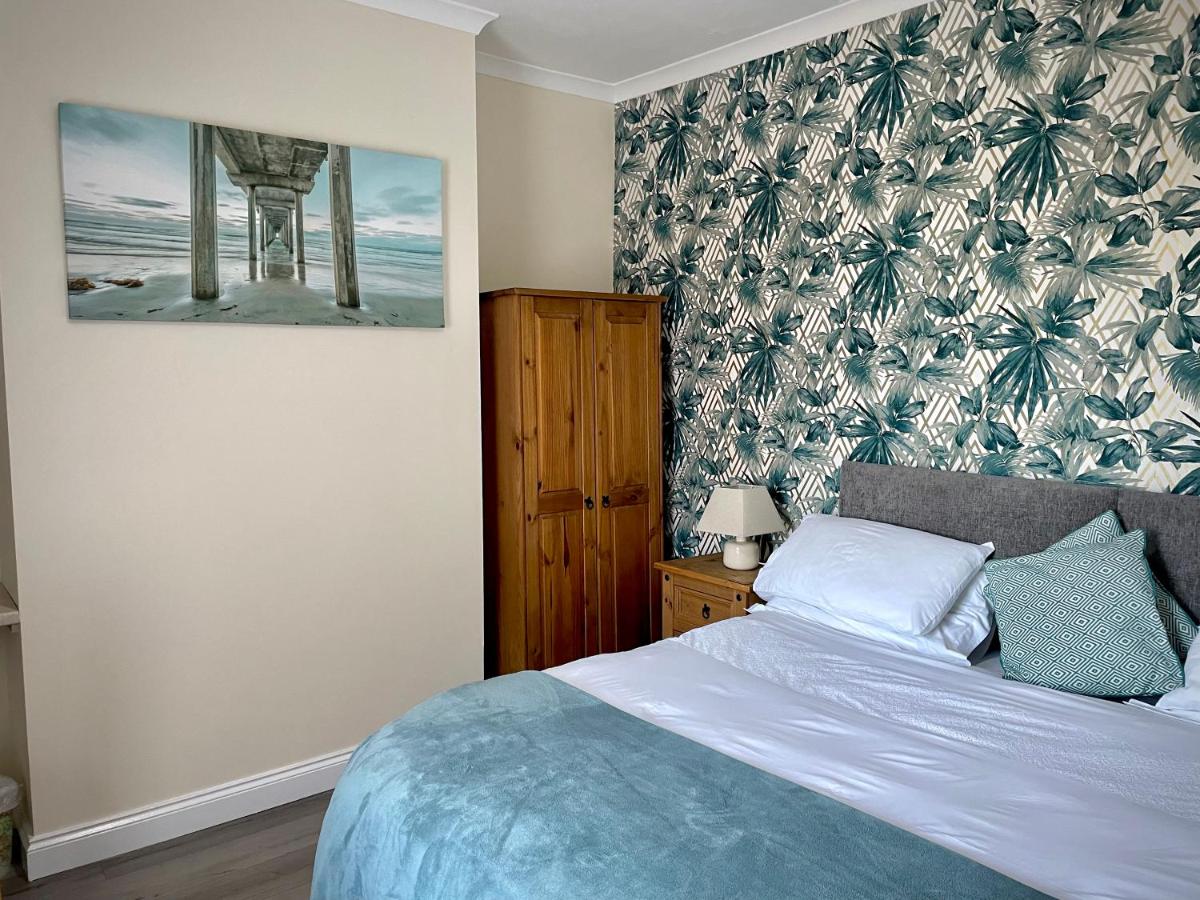 Milburn Cottage 2- Luxury Accommodation - Housity