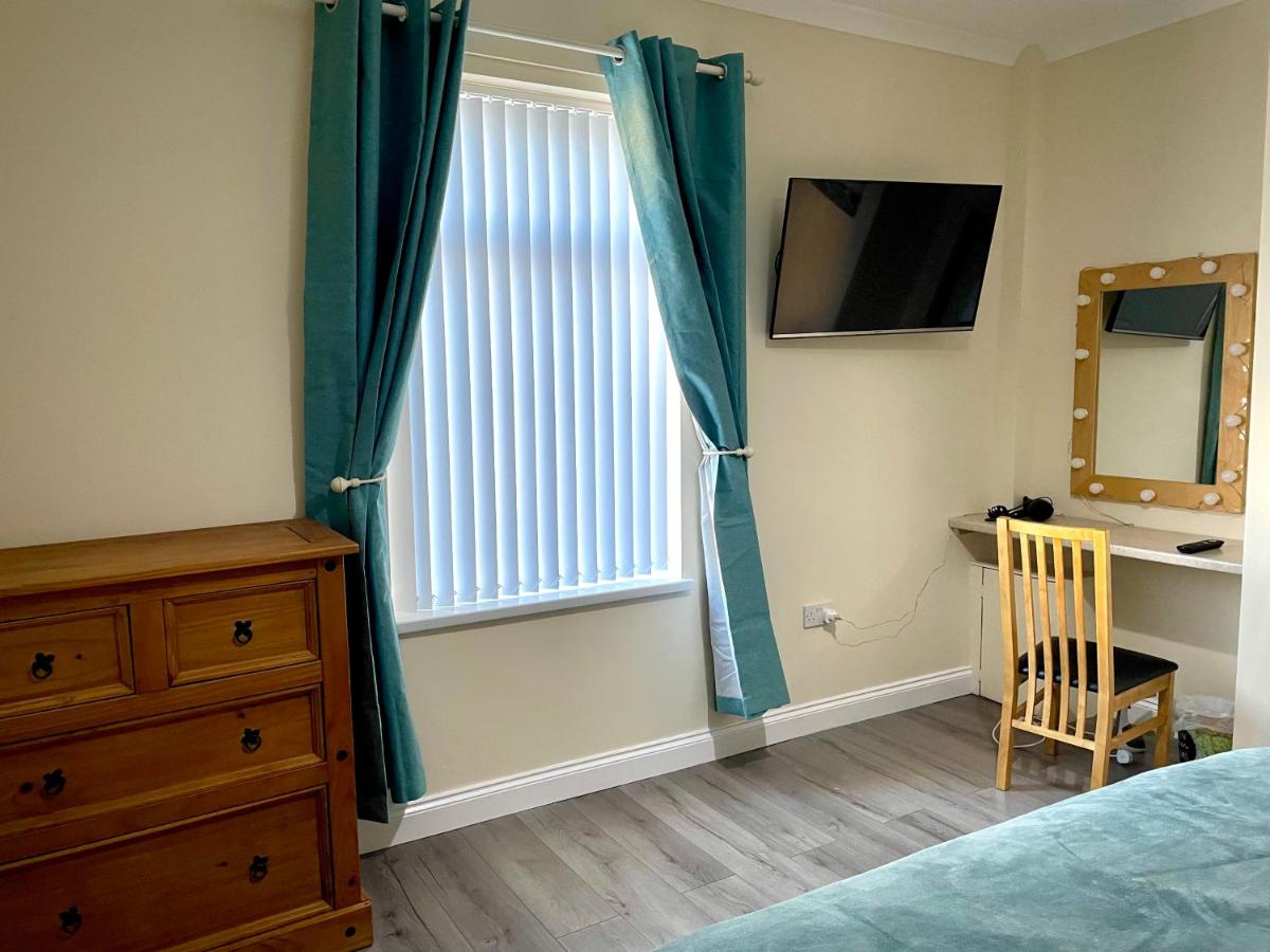 Milburn Cottage 2- Luxury Accommodation - Housity