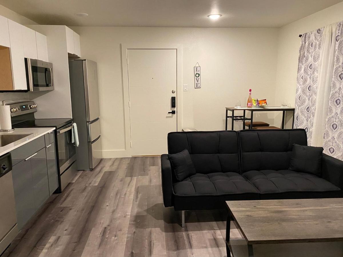 Staycation in Dallas - Housity