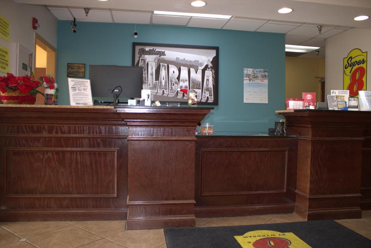 Super 8 by Wyndham Rainsville - Housity