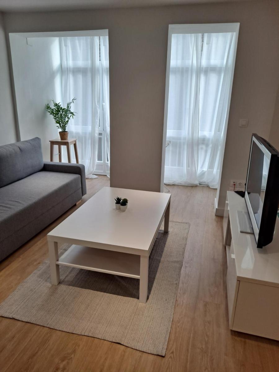 VISTAS MURALLA CENTRICO EN ZONA PEATONAL Wi-fi VUT LU 3270 - Housity