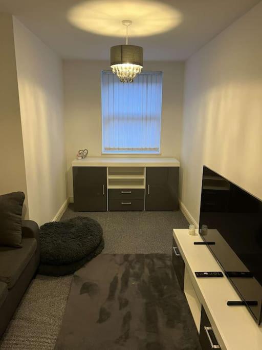 Modern Huddersfield apartment - Housity