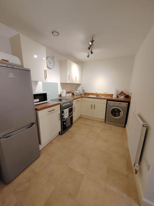 Modern Huddersfield apartment - Housity