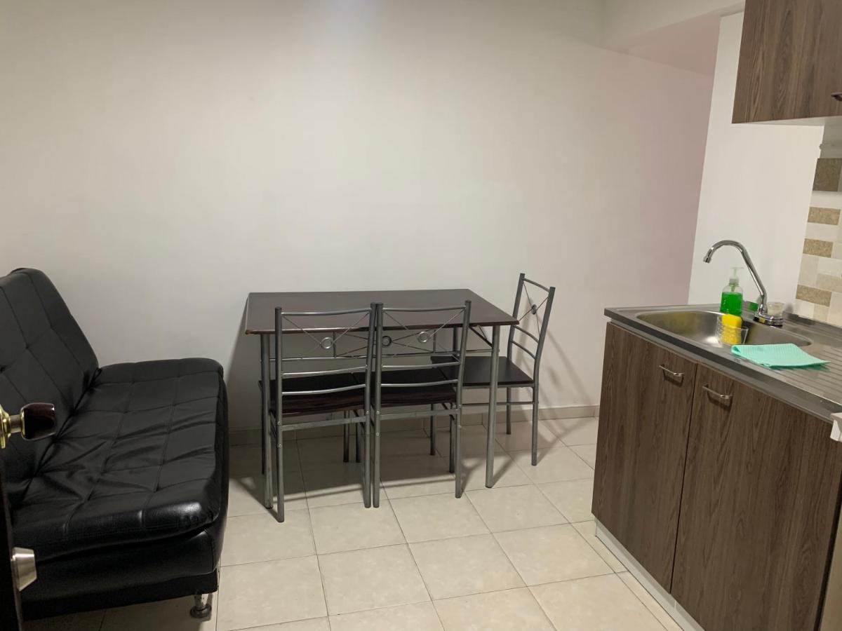 Apartaestudio de la 80 por el Titán Plaza 101 - Housity