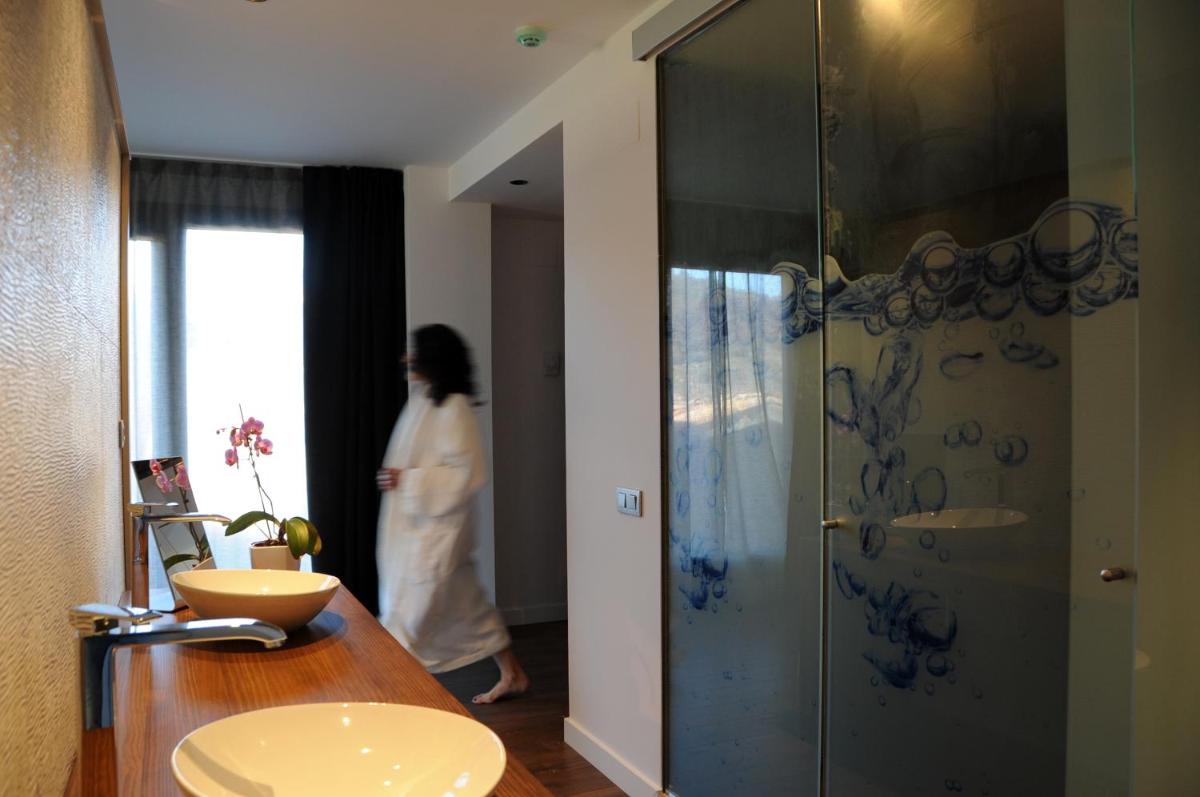 Un baño de Bonansa Country Hotel