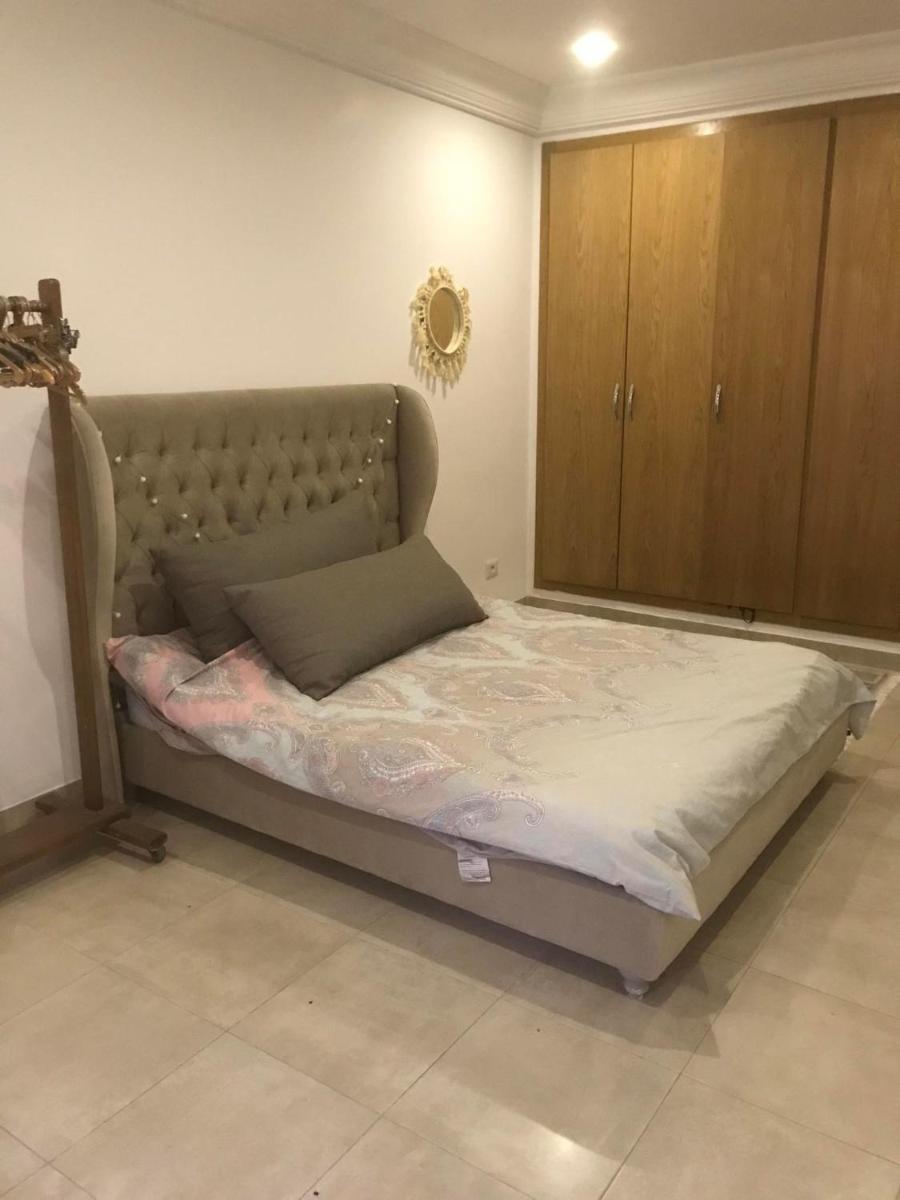 Charmant Cocon en Ville avec Bar-kitchenette et chambre à coucher double - Housity