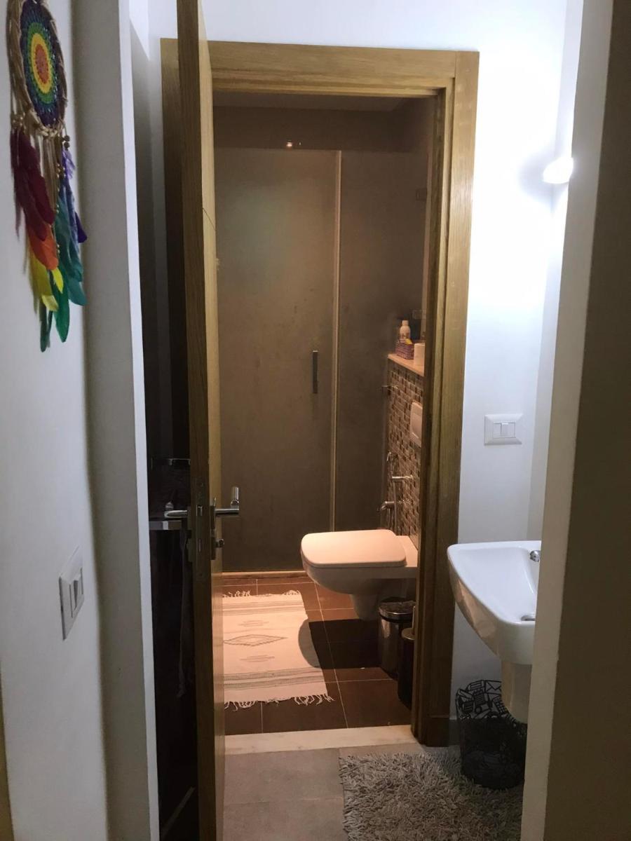 Charmant Cocon en Ville avec Bar-kitchenette et chambre à coucher double - Housity