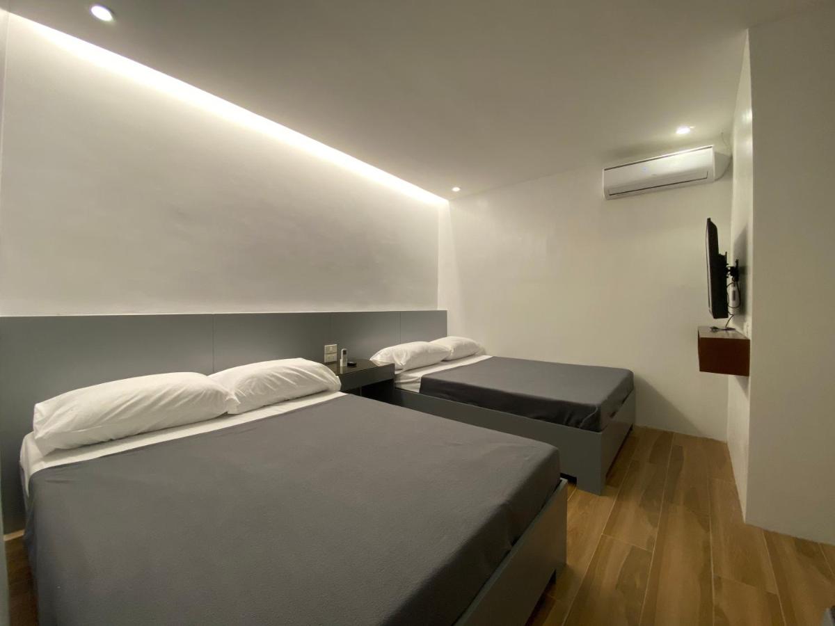 Espineli's - Housity