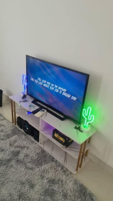 Lovely one bedroom studio unit. - Housity