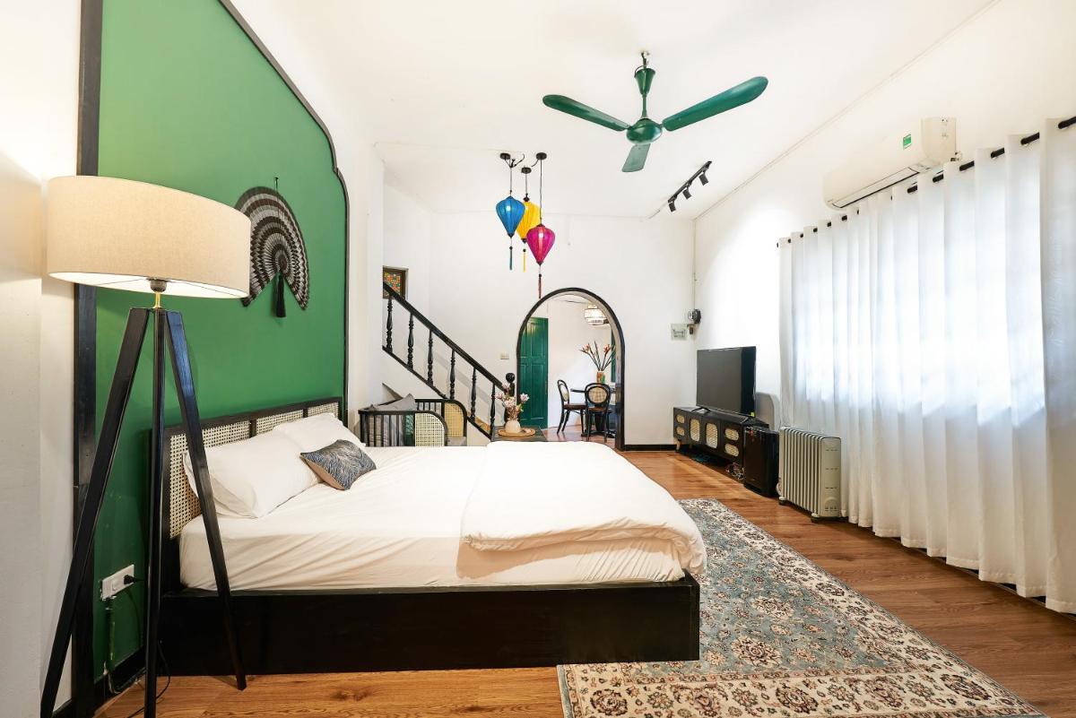 Ancient villa 108m2 duplex next to Hoan Kiem Lake! - Housity
