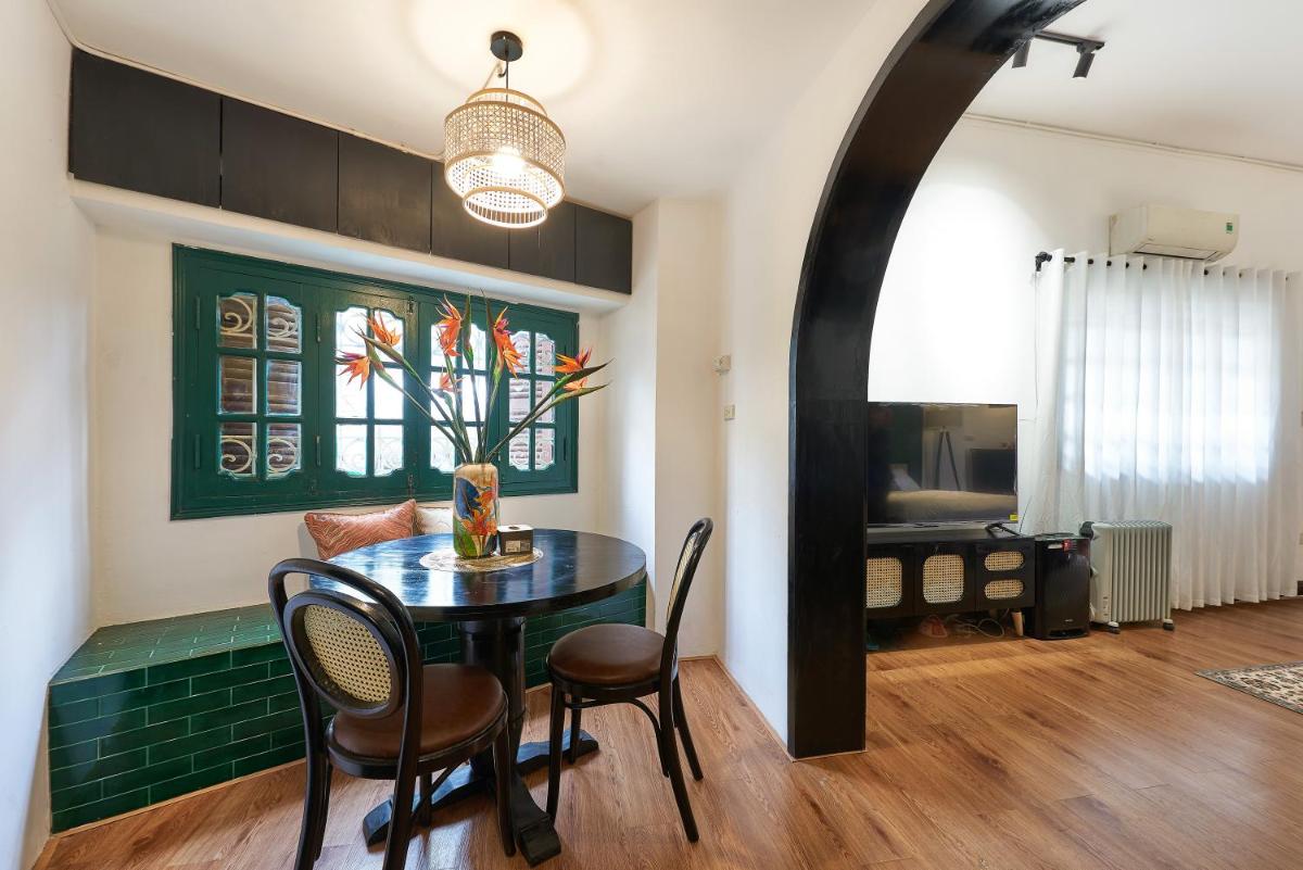 Ancient villa 108m2 duplex next to Hoan Kiem Lake! - Housity