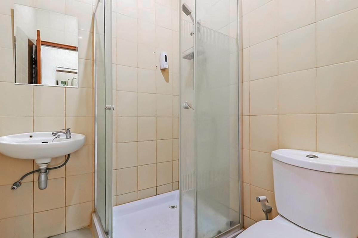 Suitetrails - Urbanview Hotel Syariah Graha Atmadja Lembang by RedDoorz