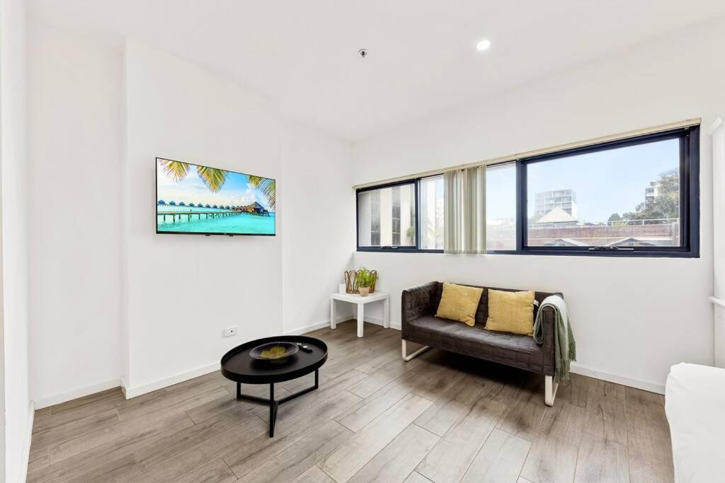 Lovely Studio in Burwood MHS - Housity